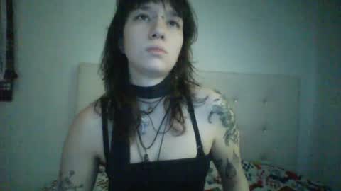 Snapshot of dead_moonxx chatting on 07/11/26, 04:21 dead_moonxx online show from 07/11/26, 04:21