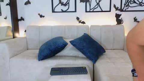 Snapshot of deam_broowm chatting on 10/31/25, 12:11 Andres online show from 10/31/25, 12:11