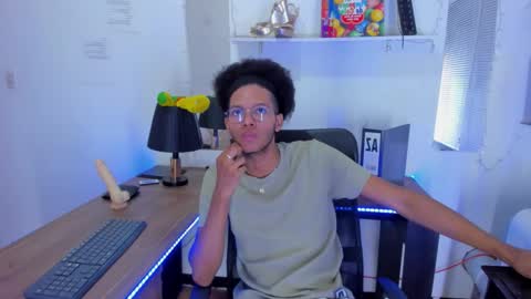 Snapshot of deamon_devil chatting on 11/18/25, 06:45 deamon_devil online show from 11/18/25, 06:45