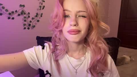 Snapshot of deannmagnie chatting on 05/03/26, 12:44 Maggie online show from 05/03/26, 12:44