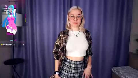 Charlie 18yo online show from 11/23/25, 06:35