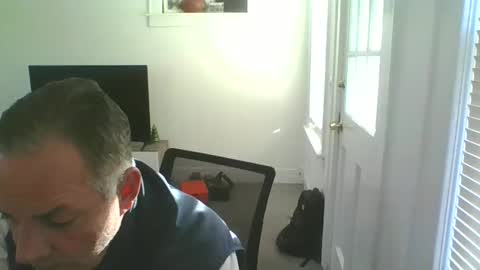 Snapshot of deano2nyc chatting on 12/31/24, 07:40 Deano DILF online show from 12/31/24, 07:40