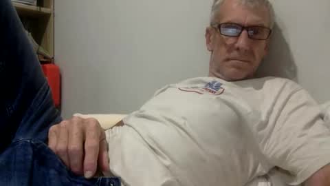 deanofflove221000 online show from 12/22/25, 12:57