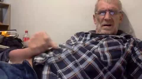 deanofflove221000 online show from 04/02/26, 08:12