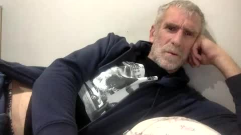 deanofflove221000 online show from 04/22/26, 08:06