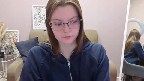 Jessica online show from 10/18/25, 04:15