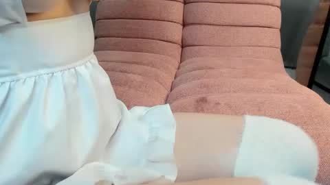 Snapshot of dearly_emily chatting on 02/02/25, 11:30 Emily GMT2 Mon 10 AM - 4 PM Wed 10 AM - 4 PM Thu 10 AM - 4 PM Fri 10 AM - 4 PM Sat 10 AM - 4 PM online show from 02/02/25, 11:30