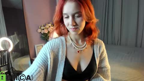 Snapshot of dearly_emily chatting on 10/30/25, 05:24 Emily GMT2 Mon 10 AM - 4 PM Wed 10 AM - 4 PM Thu 10 AM - 4 PM Fri 10 AM - 4 PM Sat 10 AM - 4 PM online show from 10/30/25, 05:24