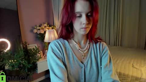 Snapshot of dearly_emily chatting on 12/20/25, 05:20 Emily GMT2 Mon 10 AM - 4 PM Wed 10 AM - 4 PM Thu 10 AM - 4 PM Fri 10 AM - 4 PM Sat 10 AM - 4 PM online show from 12/20/25, 05:20