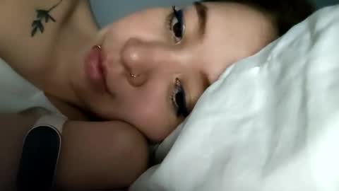 dearmilu28 online show from 10/18/25, 11:11