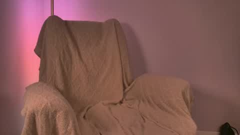 Moa . online show from 04/18/26, 07:07