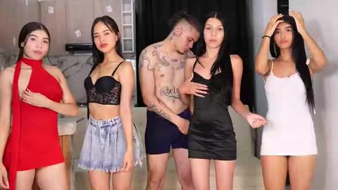 Hannah - Annie - Alisson online show from 09/27/25, 07:52