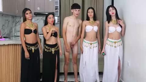 Hannah - Annie - Alisson online show from 10/31/25, 07:37