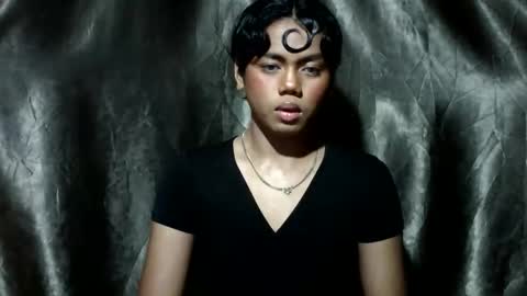 Snapshot of debbie_queen chatting on 12/17/25, 02:01 debbie_queen online show from 12/17/25, 02:01