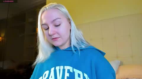 Debbie Mon Tue Fri Sun Sat GMT 3 1000am - 0400pm  online show from 02/27/26, 05:24