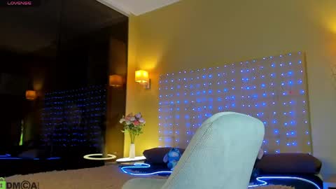 Debbie Mon Tue Fri Sun Sat GMT 3 1000am - 0400pm  online show from 04/18/26, 07:58