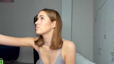 Jennifer online show from 12/22/25, 05:04