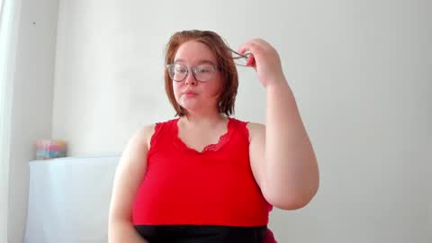 Snapshot of debbiewood chatting on 05/19/26, 05:14 DeboraDebbieDee online show from 05/19/26, 05:14
