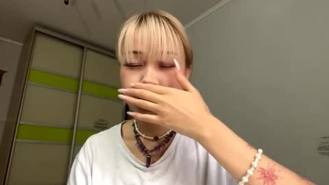 Azomi online show from 11/06/25, 09:43