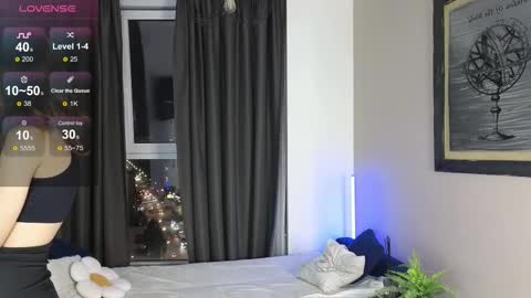 Snapshot of debihenks chatting on 10/21/25, 05:02 Eva online show from 10/21/25, 05:02