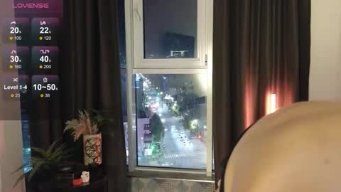 Snapshot of debihenks chatting on 10/30/25, 05:02 Eva online show from 10/30/25, 05:02