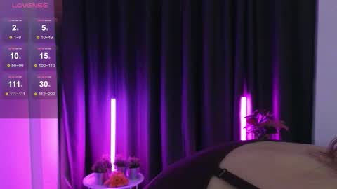 Snapshot of debihenks chatting on 11/12/25, 07:13 Eva online show from 11/12/25, 07:13