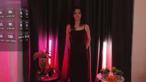 Snapshot of debihenks chatting on 11/19/25, 05:13 Eva online show from 11/19/25, 05:13