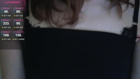 Snapshot of debihenks chatting on 11/25/25, 05:13 Eva online show from 11/25/25, 05:13