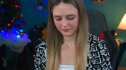 Snapshot of deboralarson chatting on 12/20/24, 05:25 Debora online show from 12/20/24, 05:25