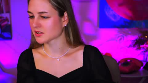 Snapshot of deboralarson chatting on 01/13/25, 04:28 Debora online show from 01/13/25, 04:28