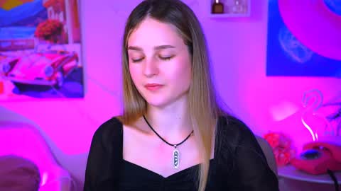 Snapshot of deboralarson chatting on 01/21/25, 07:15 Debora online show from 01/21/25, 07:15