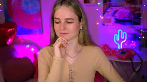 Snapshot of deboralarson chatting on 03/11/25, 09:45 Debora online show from 03/11/25, 09:45