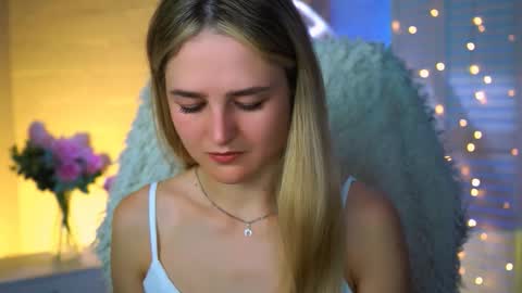 Snapshot of deboralarson chatting on 09/18/25, 03:52 Debora online show from 09/18/25, 03:52