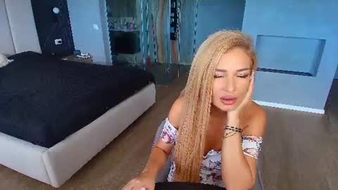 Monique online show from 07/28/26, 09:15