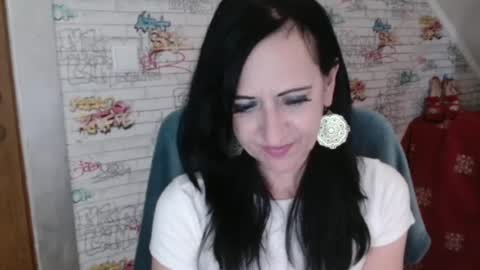 Snapshot of debramilf chatting on 06/25/26, 05:23 DebraMilf online show from 06/25/26, 05:23