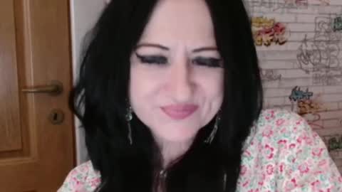 Snapshot of debramilf chatting on 06/29/26, 01:12 DebraMilf online show from 06/29/26, 01:12