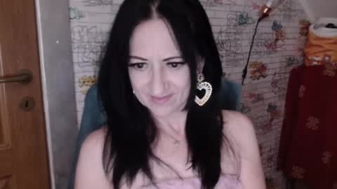 Snapshot of debramilf chatting on 07/12/26, 01:40 DebraMilf online show from 07/12/26, 01:40