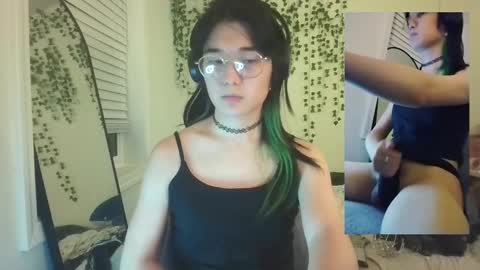 Snapshot of deciduousdoll chatting on 10/06/25, 06:44 deciduousdoll online show from 10/06/25, 06:44