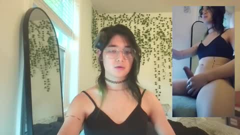 deciduousdoll online show from 10/28/25, 10:12