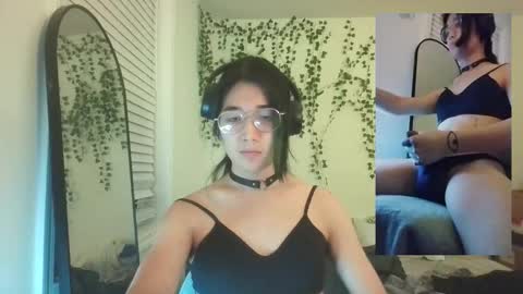 deciduousdoll online show from 11/01/25, 06:04