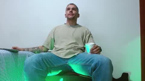 Snapshot of deconrios chatting on 12/29/24, 09:28 Santiago online show from 12/29/24, 09:28