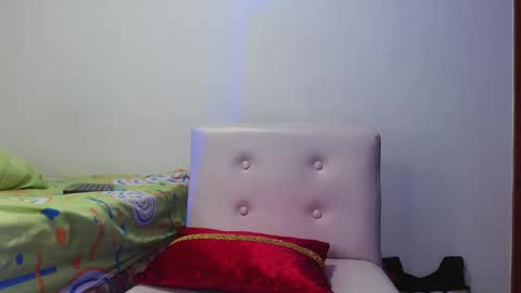 Snapshot of deconrios chatting on 01/03/25, 04:00 Santiago online show from 01/03/25, 04:00