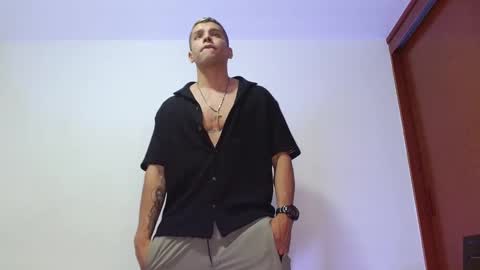 Snapshot of deconrios chatting on 02/01/25, 01:23 Santiago online show from 02/01/25, 01:23