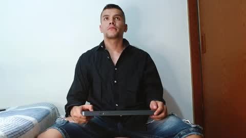 Snapshot of deconrios chatting on 03/05/25, 02:46 Santiago online show from 03/05/25, 02:46