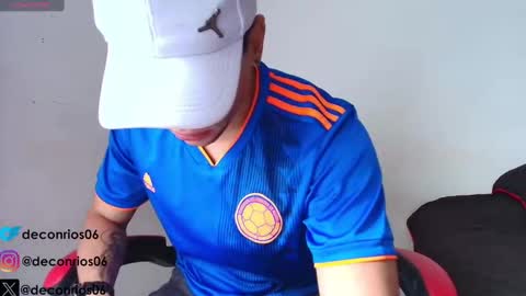 Snapshot of deconrios chatting on 09/11/25, 05:02 Santiago online show from 09/11/25, 05:02