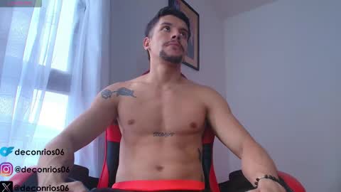 Snapshot of deconrios chatting on 11/08/25, 06:40 Santiago online show from 11/08/25, 06:40