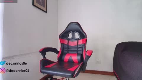 Snapshot of deconrios chatting on 12/02/25, 03:29 Santiago online show from 12/02/25, 03:29