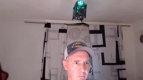 Snapshot of decusbomont chatting on 06/06/26, 10:25 decusbomont online show from 06/06/26, 10:25