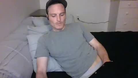 Snapshot of dee4dayz19 chatting on 10/28/25, 02:04 Dee4dayz online show from 10/28/25, 02:04