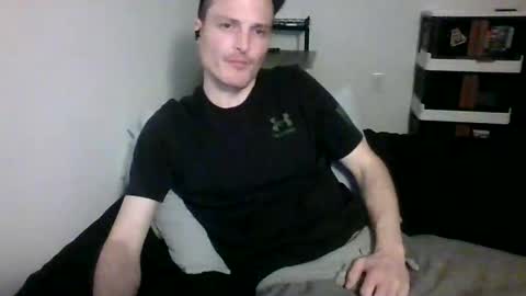 Snapshot of dee4dayz19 chatting on 12/18/25, 01:22 Dee4dayz online show from 12/18/25, 01:22